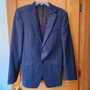 Modern two-piece Calvin Klein Men's Extreme Slim Fit Suit. Dark blue 40R.